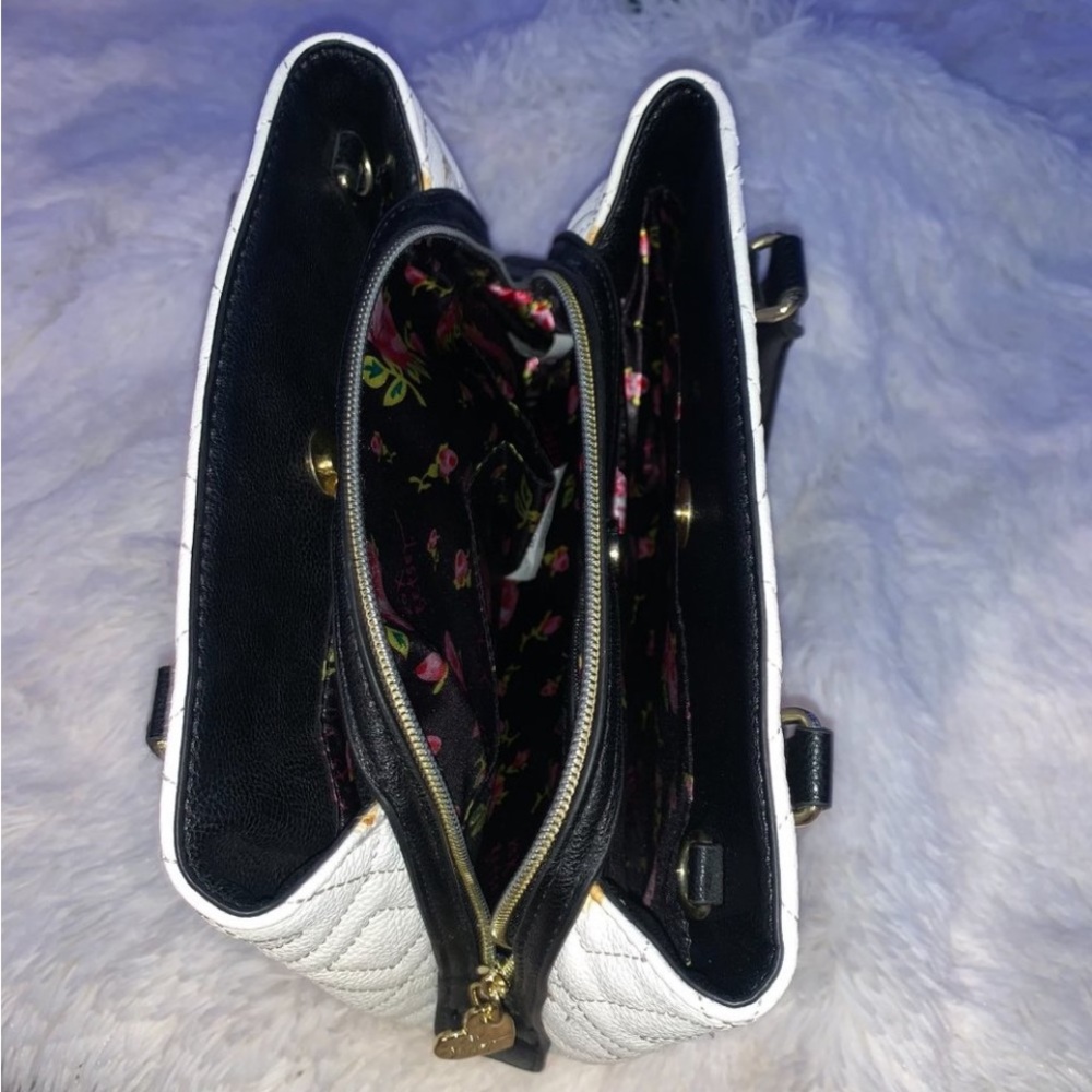 Betsey Johnson purse - Picture 6 of 7